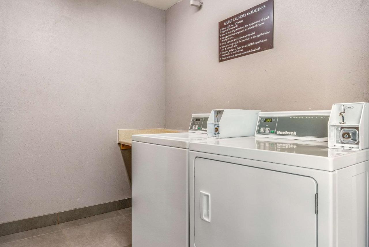 米尔堡近卡罗温兹大道舒眠酒店 外观 照片