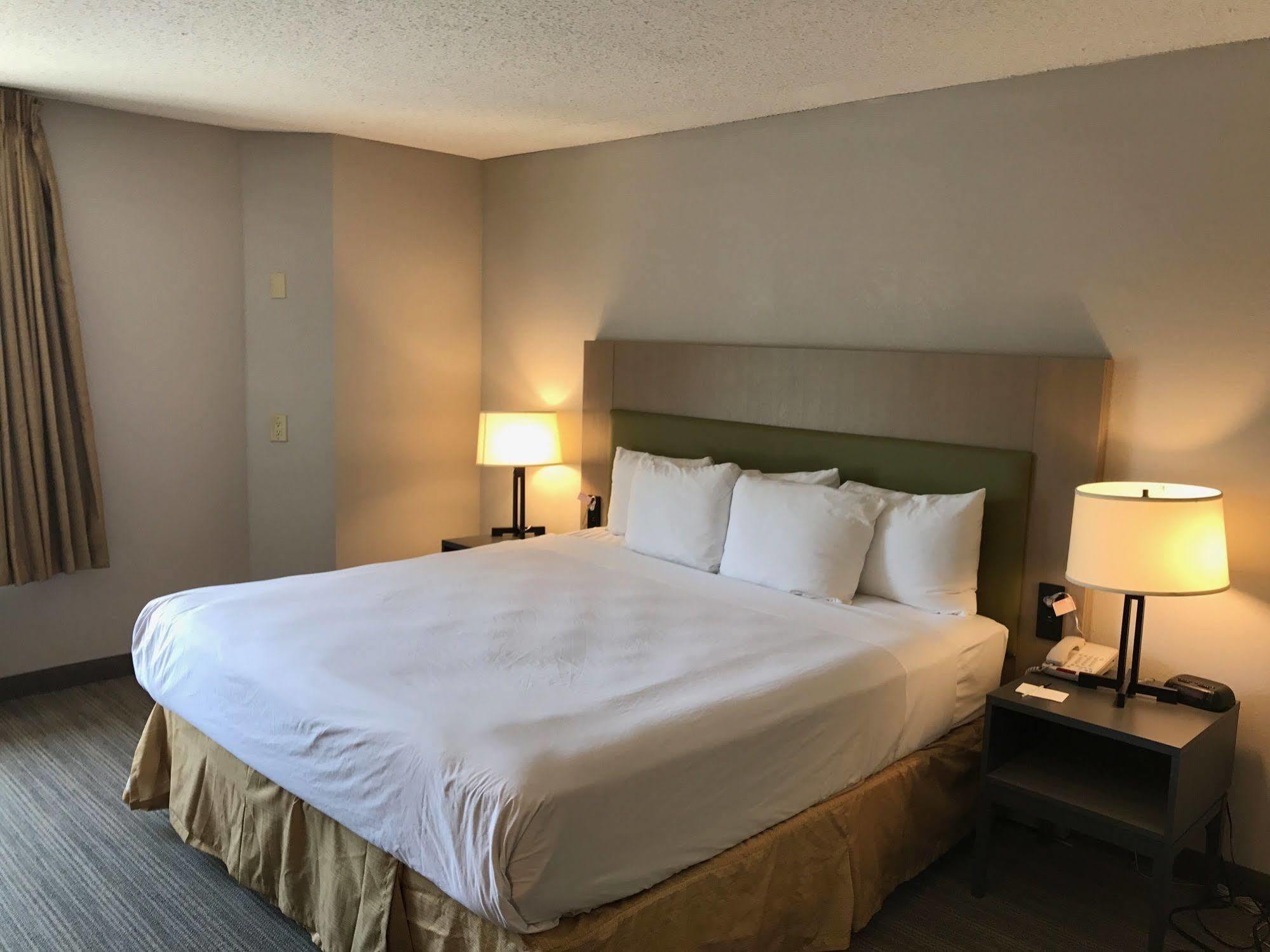 米尔堡近卡罗温兹大道舒眠酒店 外观 照片